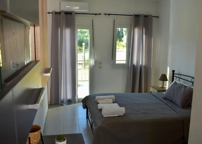 Chliara Apartments By Tzalas
